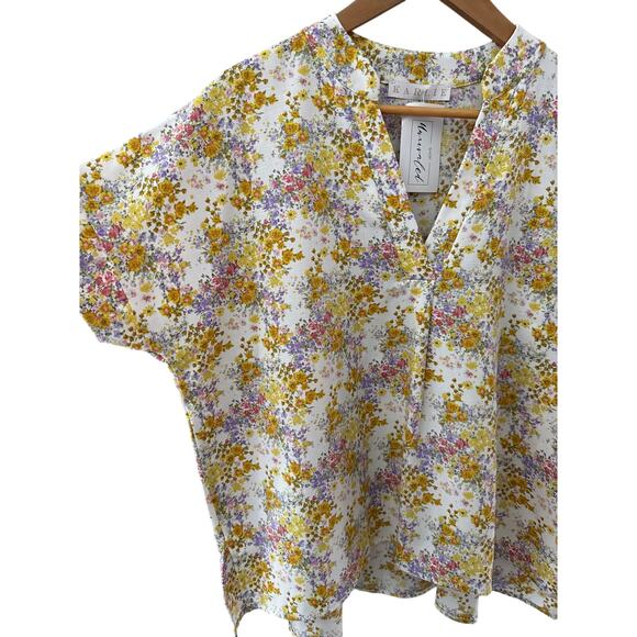 Karlie Floral V Neck Pleated Flowing Top Yellow Size Large - Picture 8 of 13